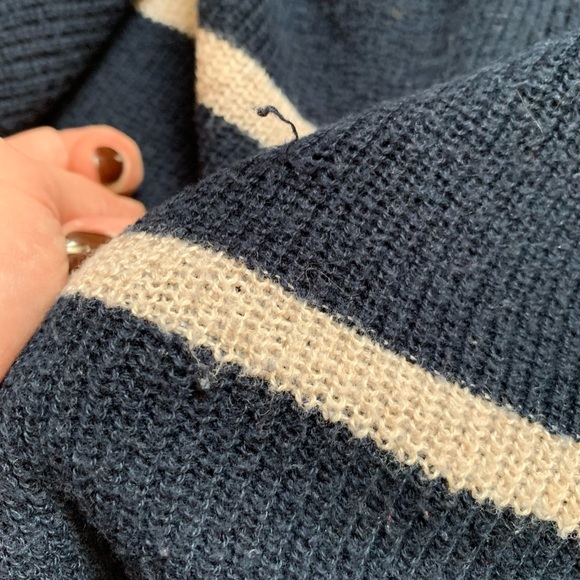 American Eagle oversize sweater - Picture 2 of 2